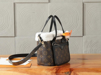 Neverfull Monogram Lambskin Shoulder Bag