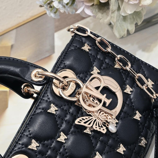 Modern Elegant Shoulder Bag