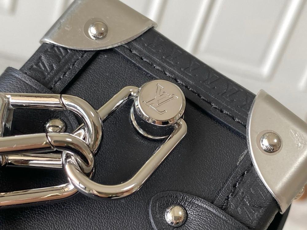 Italian-Inspired Elegant Leather Shoulder Bag