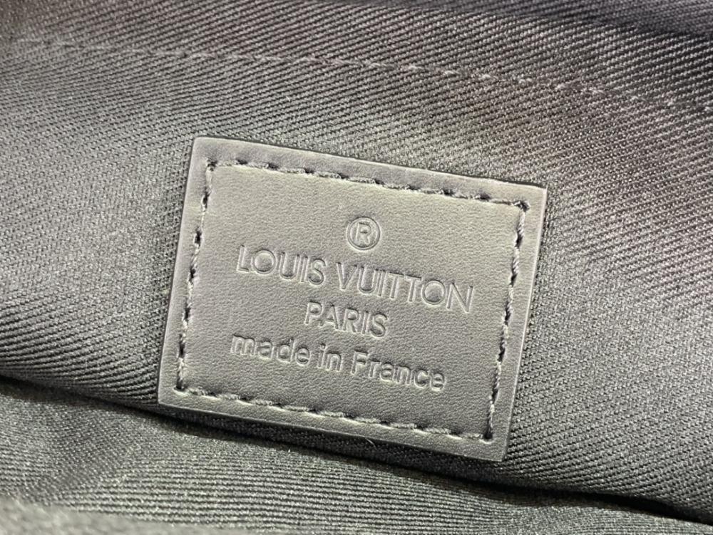 Classic Shoulder Bag
