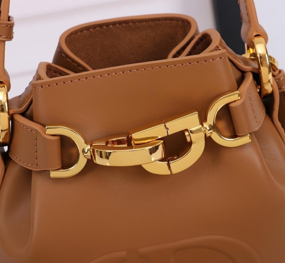 Modern Refined Leather Bucket Bag