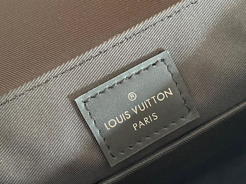 Modern Leather Shoulder Bag – Special Edition