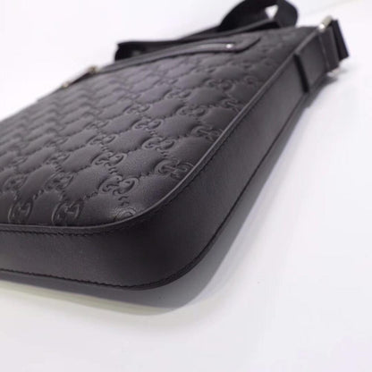 Classic Leather Shoulder Bag