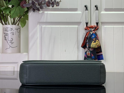 Classic Shoulder Bag