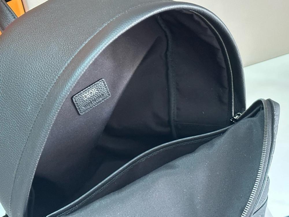 Stylish Refined Black Quilted Calfskin Crossbody Bag