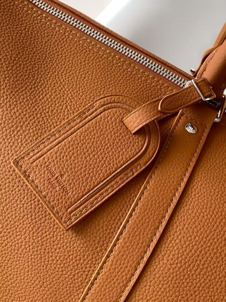 Elegant Leather Travel Bag