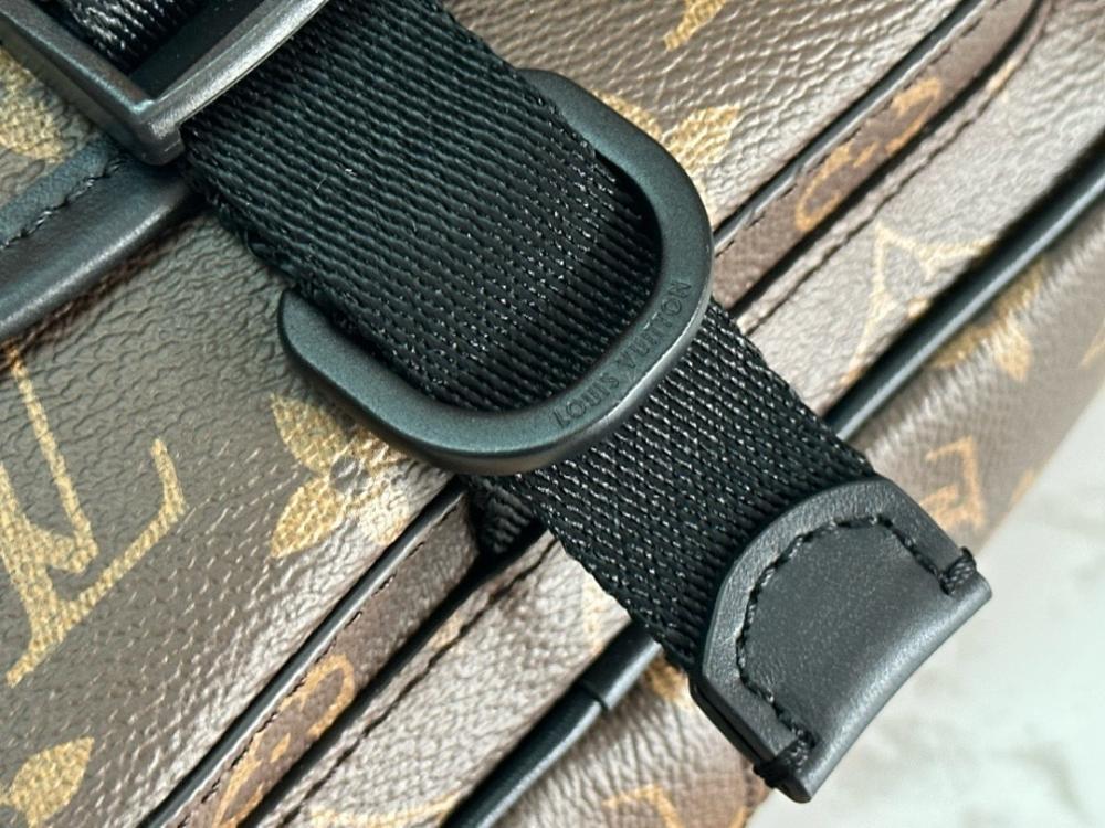 Classic Leather Travel Bag – Limited Edition