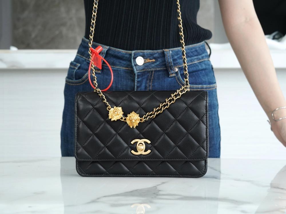 Classic Leather Shoulder Bag