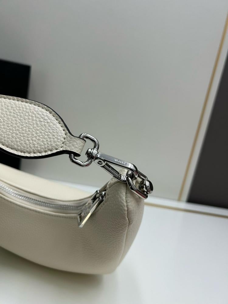 Elegant Leather Shoulder Bag – Special Edition