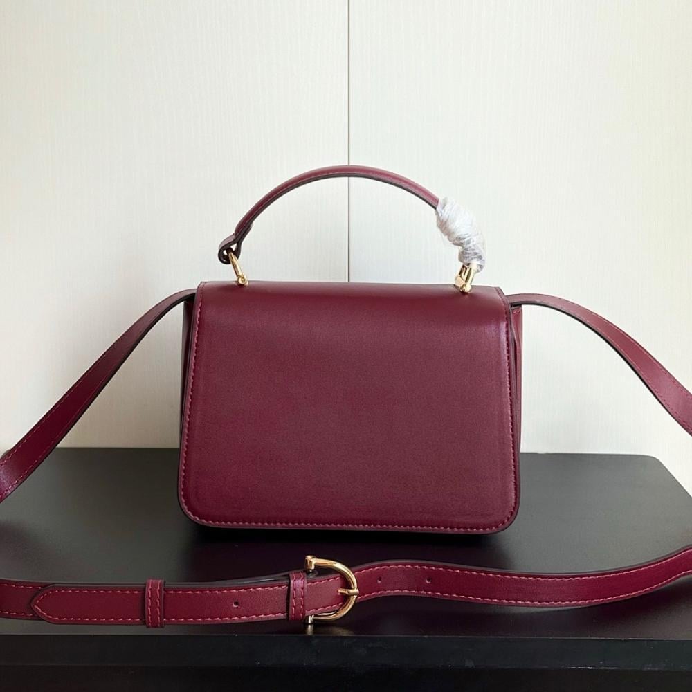 Italian-Inspired Elegant Bag