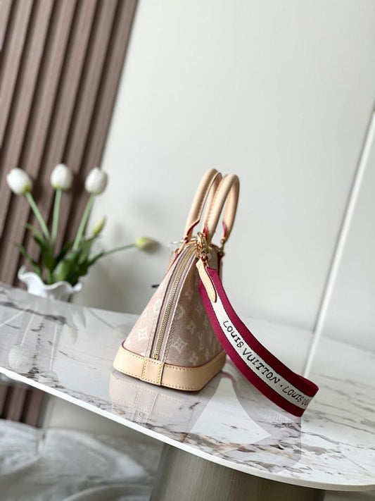 Alma Leather Shoulder Bag