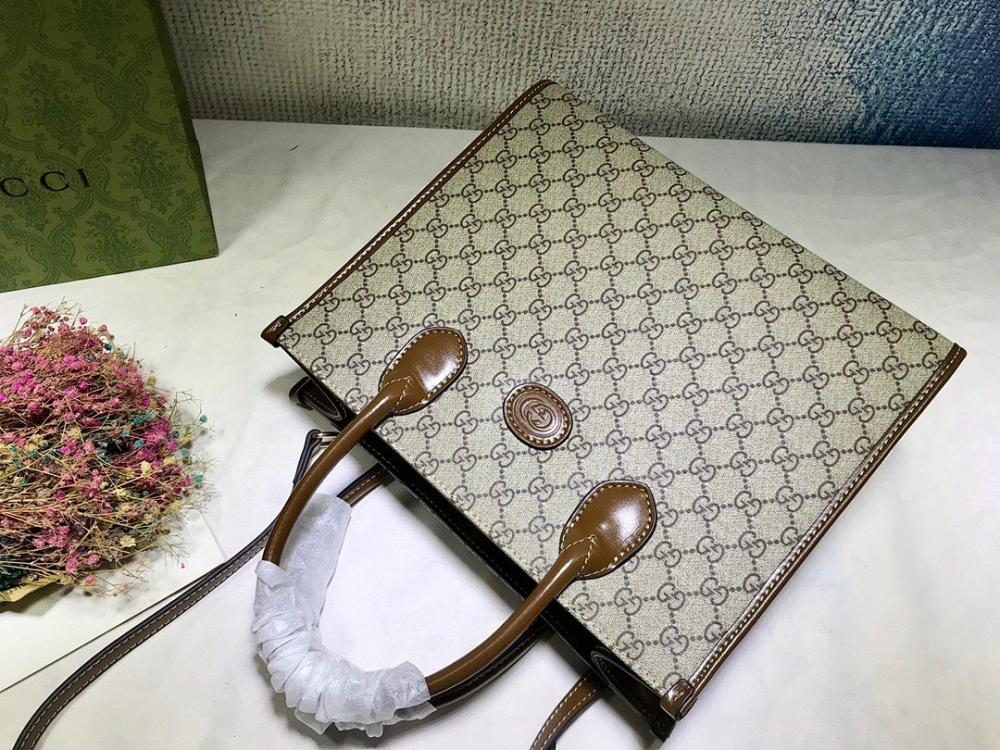Modern Refined Shoulder Bag