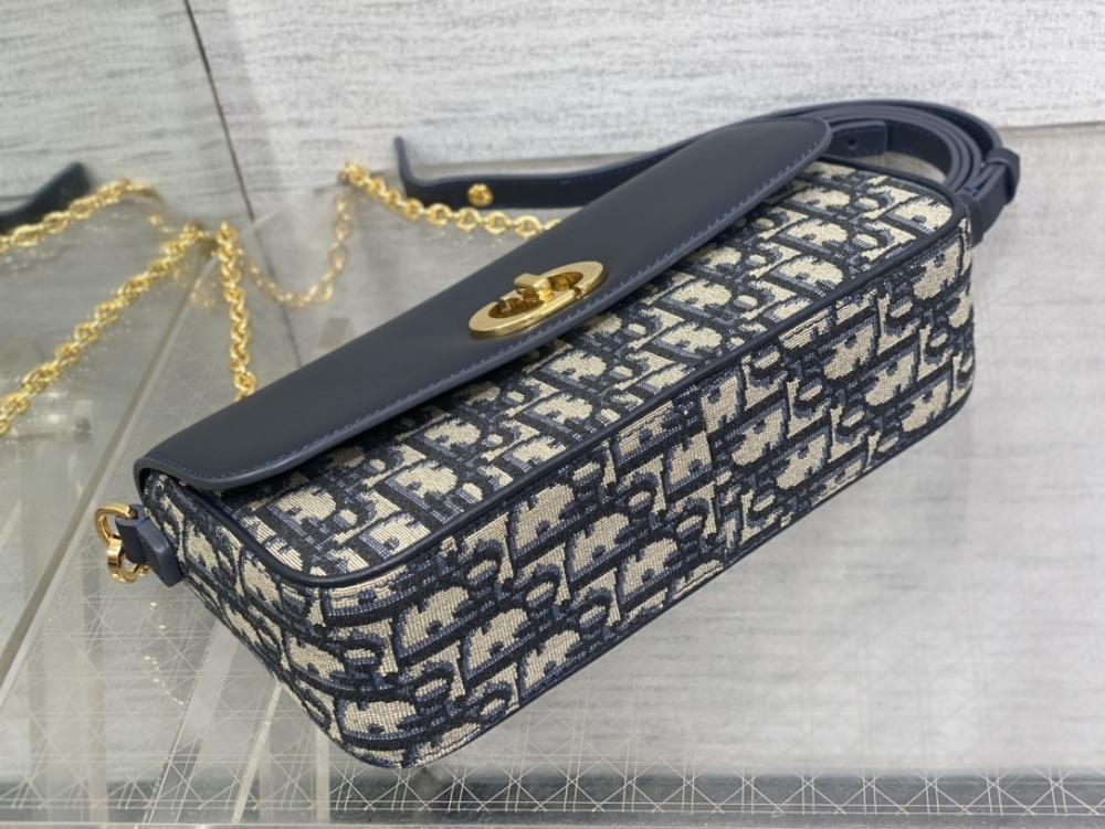 Elegant Shoulder Bag