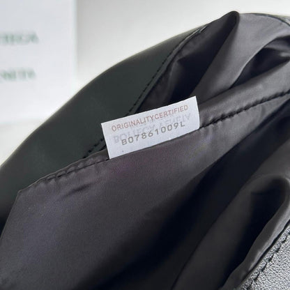 Modern Refined Leather Shoulder Bag