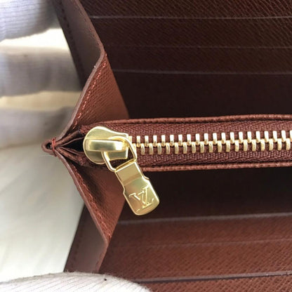 Italian-Inspired Luxury Wallet