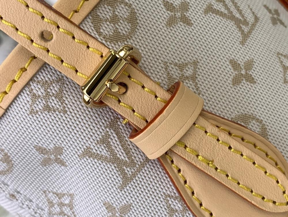 Elegant Leather Top Handle Bag