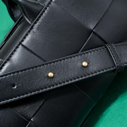Elegant Stylish Woven Leather Shoulder Bag – Special Edition