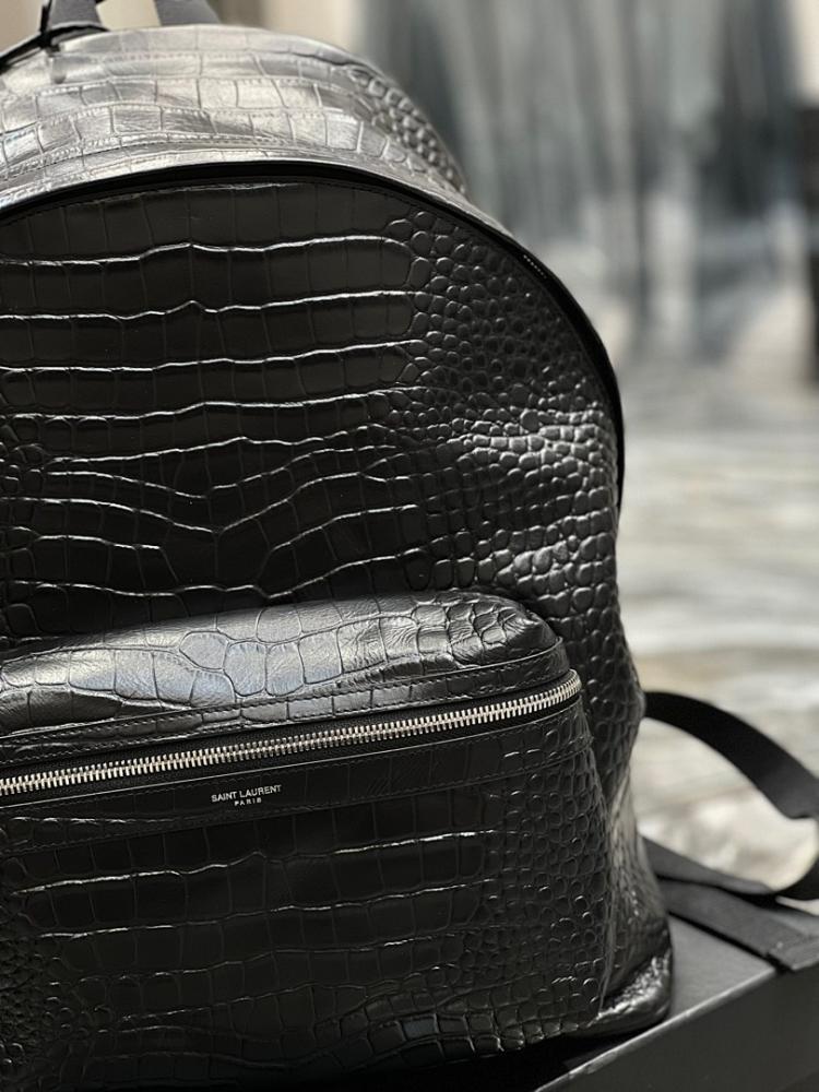 Elegant Refined Leather Shoulder Bag