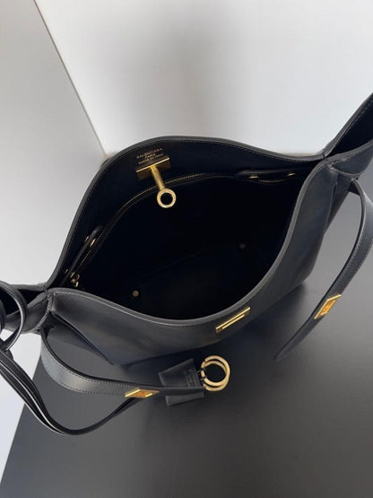 Modern Luxury Shoulder Bag