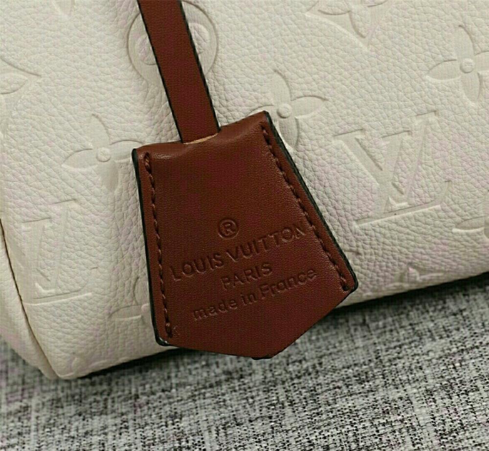 Modern Leather Crossbody Bag – Limited Edition
