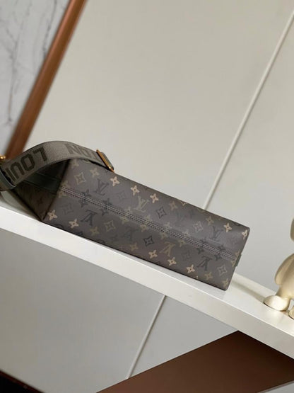 Elegant Monogram Crossbody Bag – Limited Edition