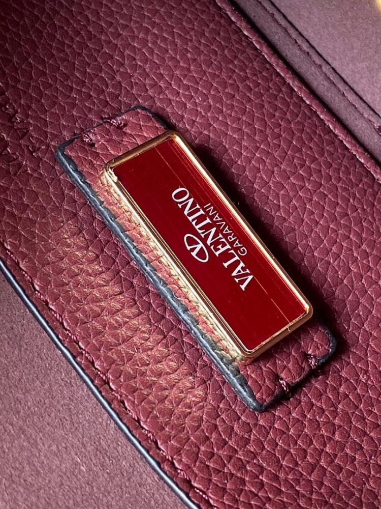 Stylish Refined Leather Crossbody Bag