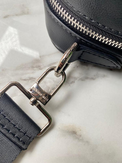 Modern Refined Leather Shoulder Bag
