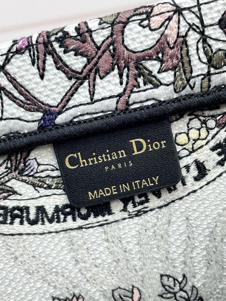 Modern Luxury Embroidered Shoulder Bag