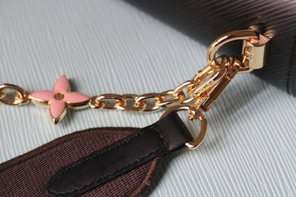 Elegant Embroidered Leather Shoulder Bag – Limited Edition