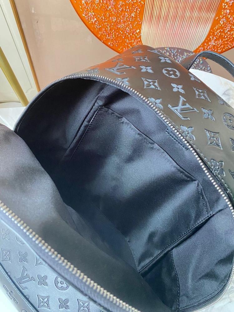Classic Italian-Inspired Leather Crossbody Bag
