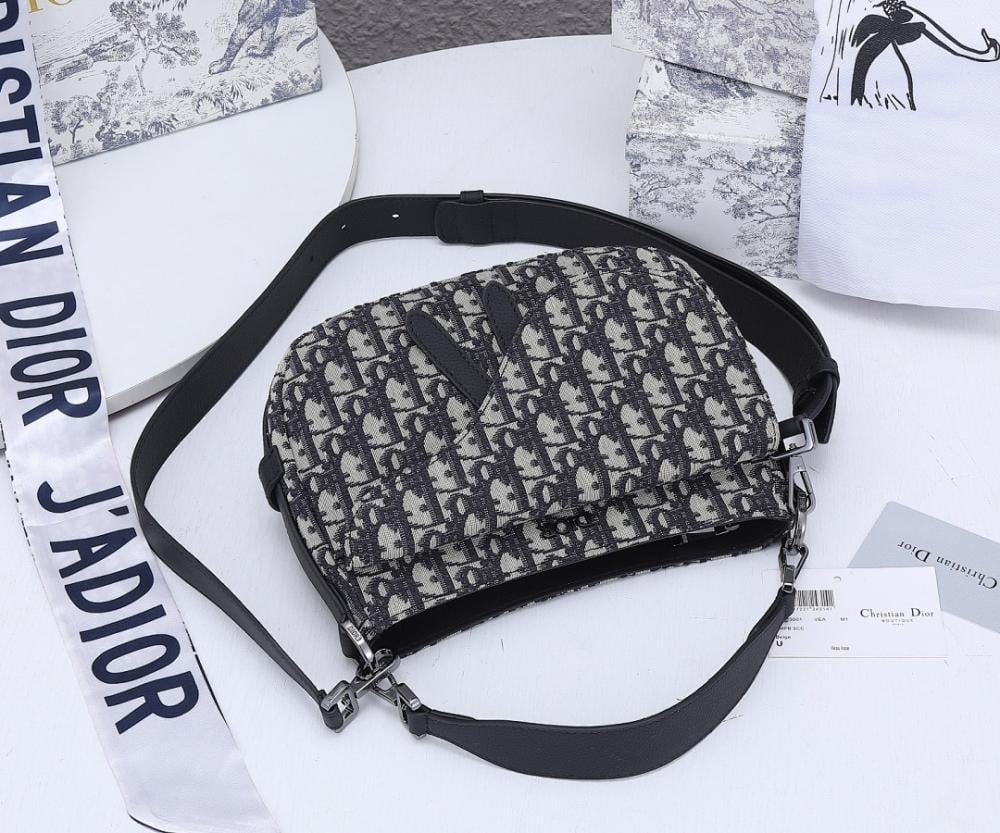 Elegant Refined Black Quilted Calfskin Shoulder Bag
