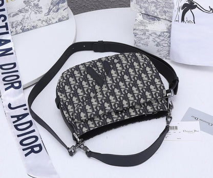 Elegant Refined Black Quilted Calfskin Shoulder Bag