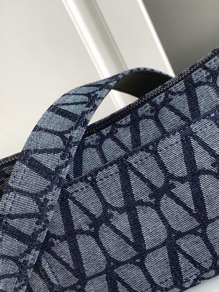Modern Luxury Embroidered Shoulder Bag