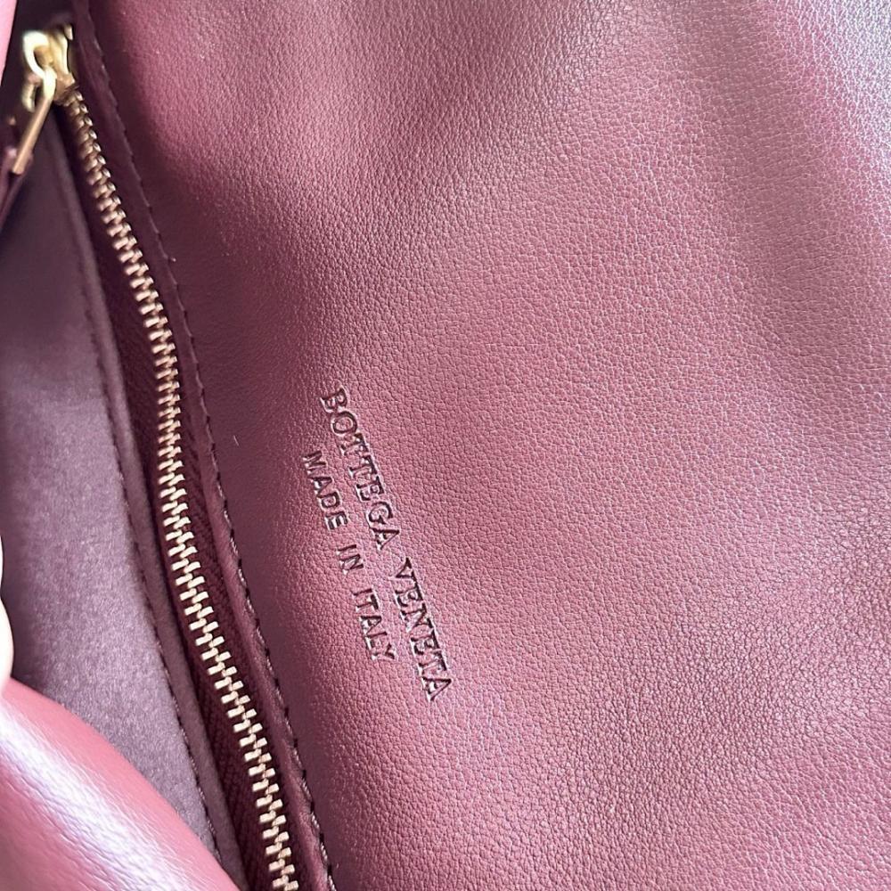 Luxury Woven Crossbody Bag – Limited Edition