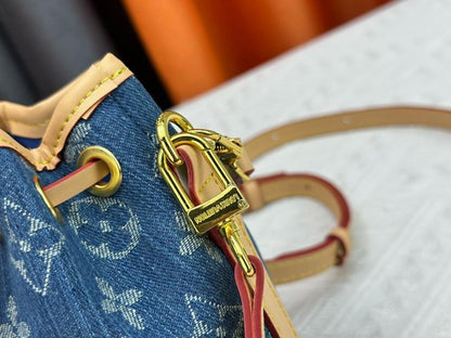 Modern Stylish Leather Top Handle Bag