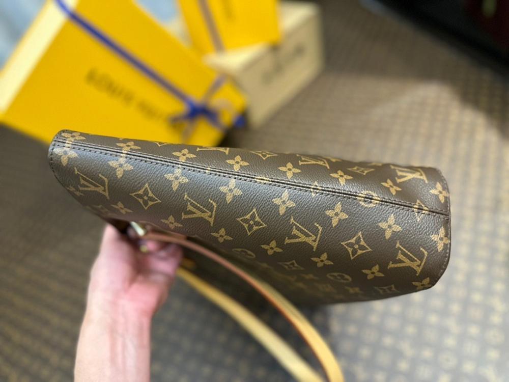 Italian-Inspired Stylish Calfskin Tote Bag