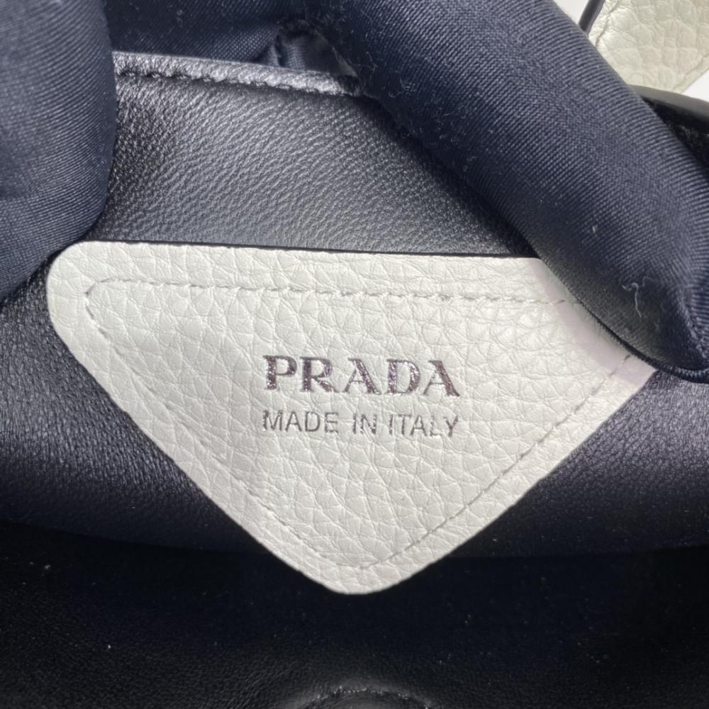 Elegant Leather Top Handle Bag
