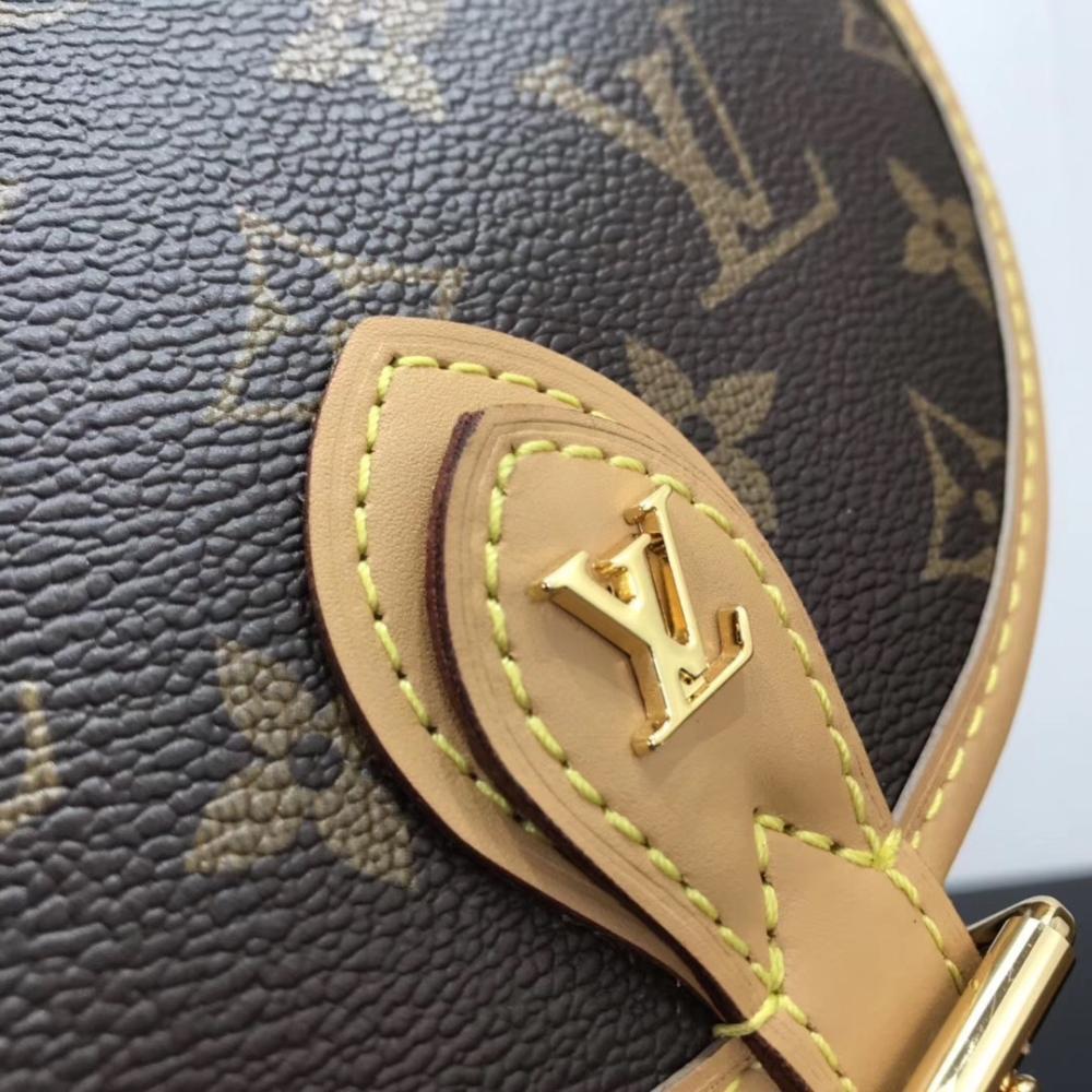 Classic Shoulder Bag