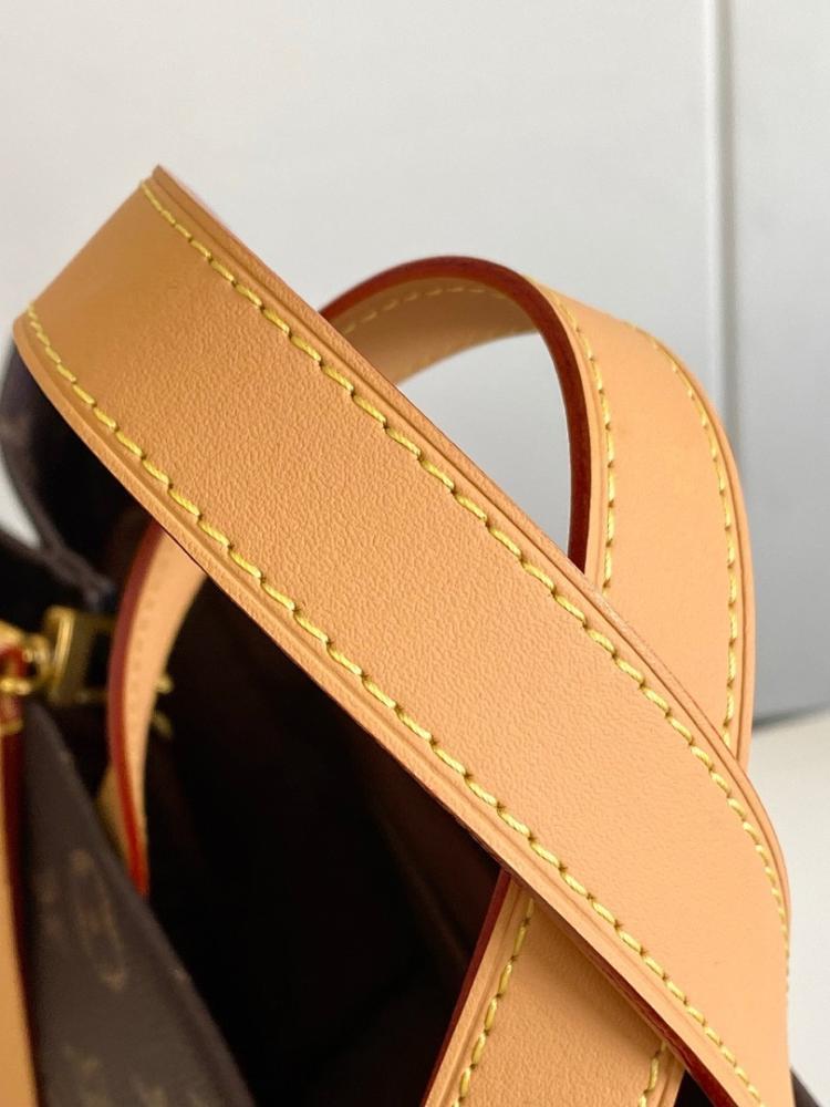 Stylish Refined Leather Tote Bag