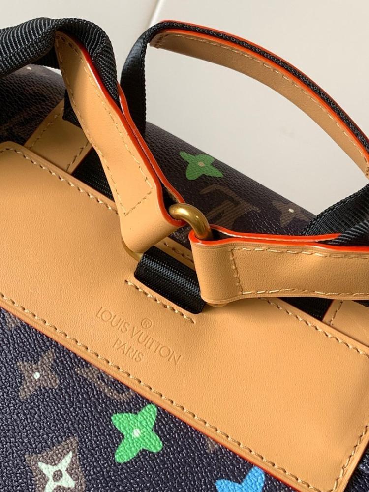 Classic Italian-Inspired Shoulder Bag