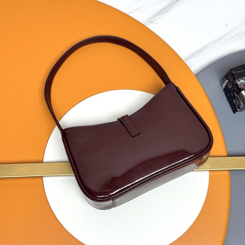 Classic Shoulder Bag
