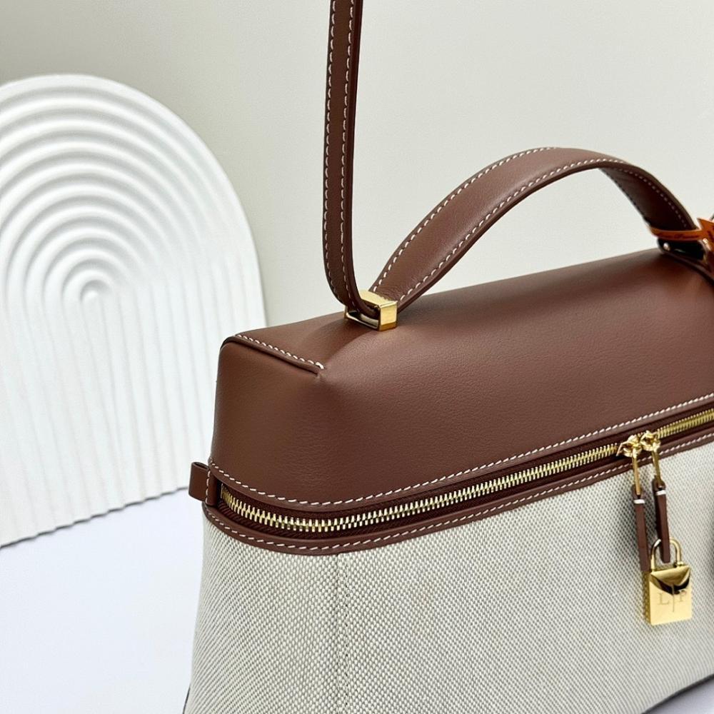 Classic Refined Lambskin Shoulder Bag