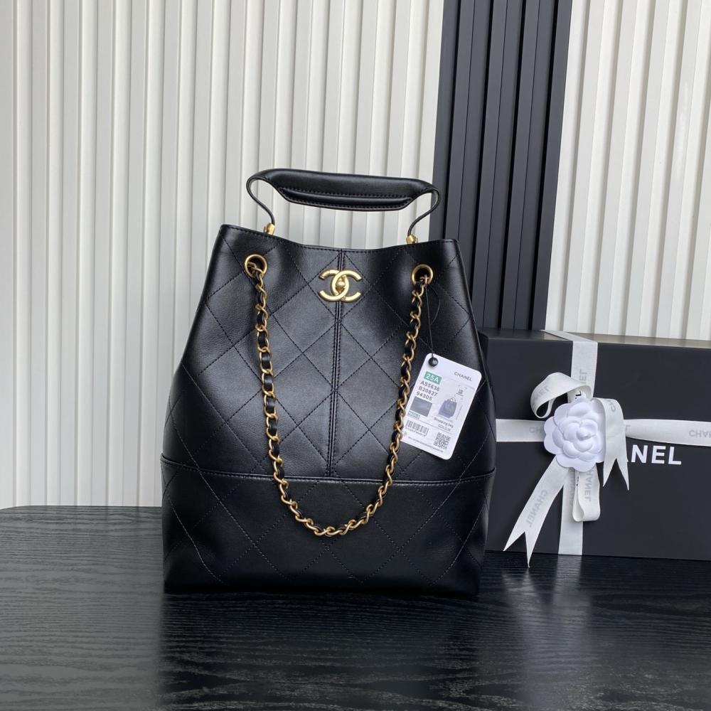 Alma Hobo Bag