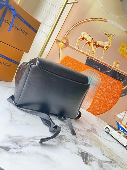 Classic Italian-Inspired Leather Crossbody Bag