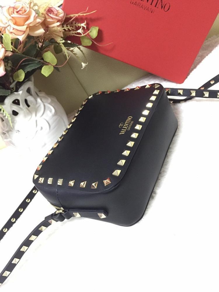 Modern Refined Top Handle Bag