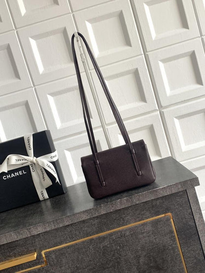 Elegant Leather Shoulder Bag