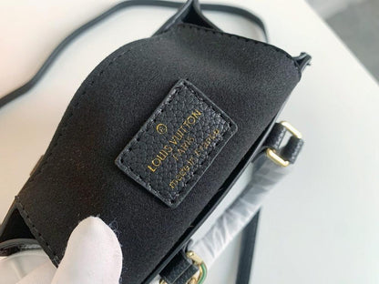 Stylish Refined Leather Shoulder Bag