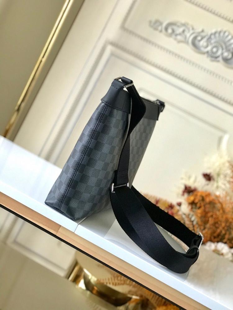 Stylish Premium Woven Shoulder Bag