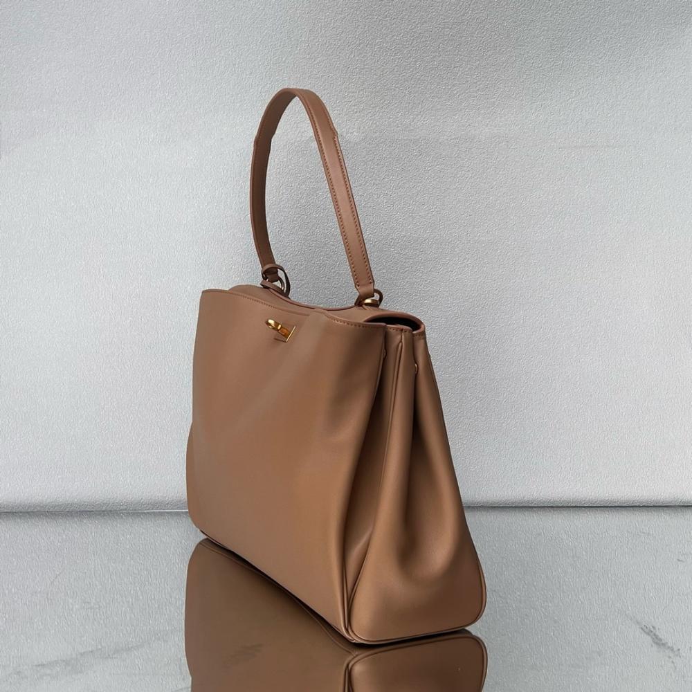 Elegant Leather Top Handle Bag