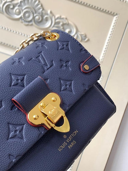 Elegant Refined Leather Shoulder Bag